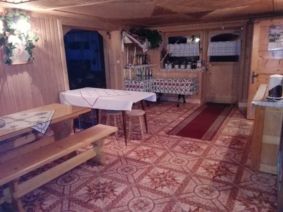 Pokoje Goscinne U Elzbiety Ciche Małe Exteriör bild